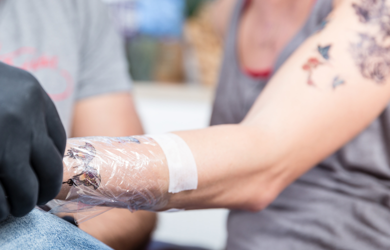 Tattoo Nachsorge-Tipps: Bewahren Sie Ihre Tätowierung jahrelang strahlend